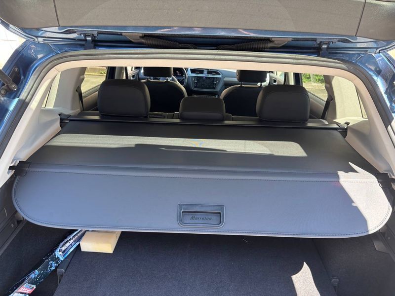 Шторка багажника Volkswagen Tiguan Allspace 2017-2022 / бренд Marretoo 346541 фото