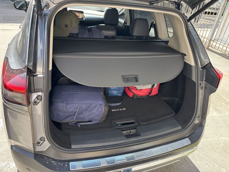 Шторка багажника Nissan Rogue T33 2021-2024 / бренд Marretoo SP000227 фото